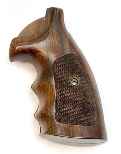 Smith & Wesson Walnut K Frame Finger Groove BG - 923BG